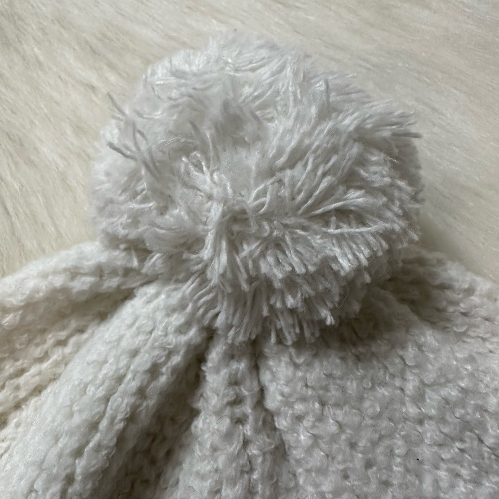 NWOT White Beenie - Picture 4 of 10